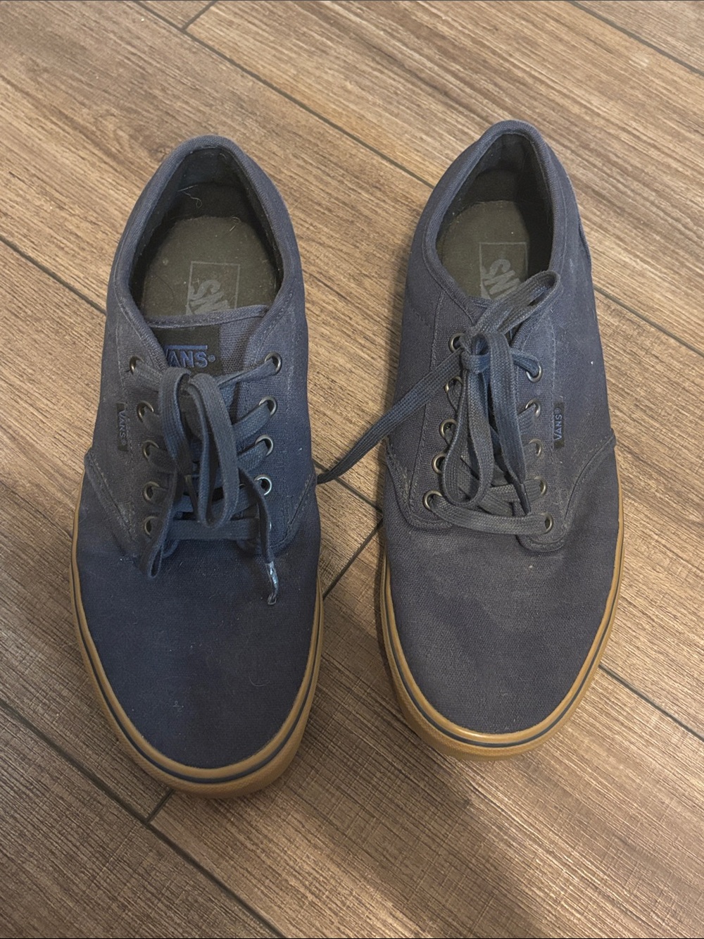 Vans Men’s Navy Canvas Low-Top Sneakers with Gum Sole